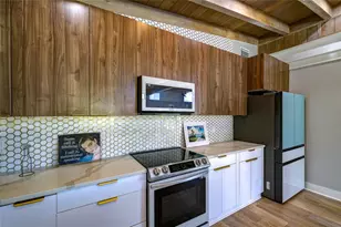 3636 Mineola Dr, Sarasota, FL 34239 - Photo 15