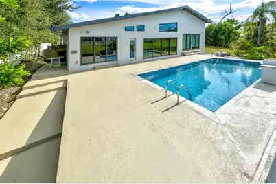 3636 Mineola Drive, Sarasota, FL 34239 - Photo 27