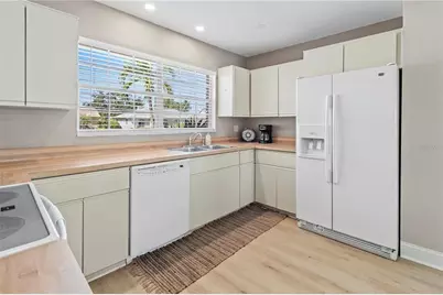 5207 88th Street W, Bradenton, FL 34210 - Photo 5