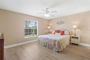 5207 88th St W, Bradenton, FL 34210 - Photo 7