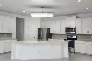 7592 Aguila Dr, Sarasota, FL 34240 - Photo 9