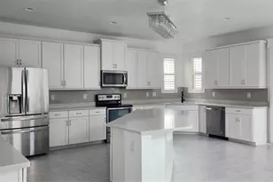 7592 Aguila Dr, Sarasota, FL 34240 - Photo 7