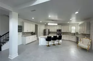 7592 Aguila Dr, Sarasota, FL 34240 - Photo 5