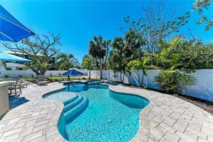165 Crescent Dr, Anna Maria, FL 34216 - Photo 37