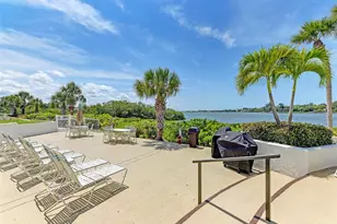 1612 Stickney Point Rd, Sarasota, FL 34231 - Photo 35