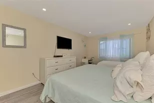 1612 Stickney Point Rd, Sarasota, FL 34231 - Photo 21