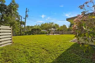 7746 Westmoreland Dr, Sarasota, FL 34243 - Photo 35