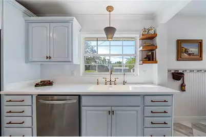 7746 Westmoreland Drive, Sarasota, FL 34243 - Photo 13