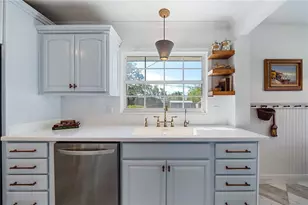 7746 Westmoreland Dr, Sarasota, FL 34243 - Photo 13