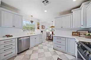 7746 Westmoreland Dr, Sarasota, FL 34243 - Photo 3