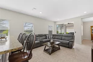 11904 Forest Park Cir, Bradenton, FL 34211 - Photo 9