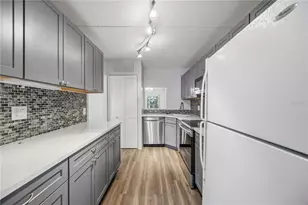 270 Santa Maria St, Venice, FL 34285 - Photo 7