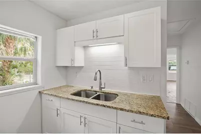 1618 43rd Street S, Saint Petersburg, FL 33711 - Photo 3