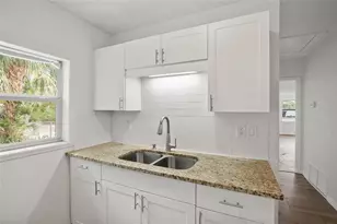 1618 43rd St S, Saint Petersburg, FL 33711 - Photo 3