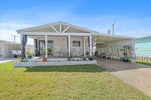 137 Lakeview Dr, Palmetto, FL 34221 - Photo 5