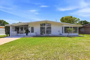 3876 Prudence Dr, Sarasota, FL 34235 - Photo 7