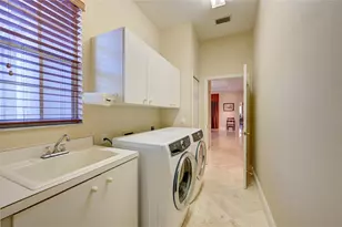 7825 Wilton Crescent Cir, University Park, FL 34201 - Photo 19