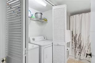 9320 Clubside Cir, Sarasota, FL 34238 - Photo 27