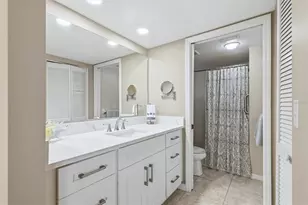 9320 Clubside Cir, Sarasota, FL 34238 - Photo 23