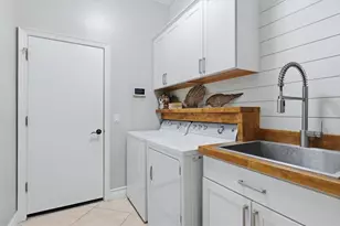 8786 Merion Ave, Sarasota, FL 34238 - Photo 37