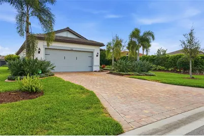 7017 Hanover Court, Bradenton, FL 34202 - Photo 3