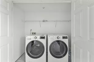 1511 Pelican Point Dr, Sarasota, FL 34231 - Photo 33