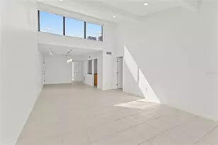 1511 Pelican Point Dr, Sarasota, FL 34231 - Photo 3