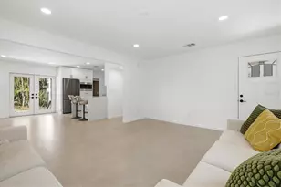 3663 Egerton Cir, Sarasota, FL 34233 - Photo 17