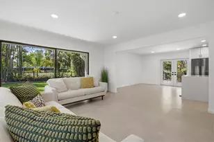 3663 Egerton Cir, Sarasota, FL 34233 - Photo 15