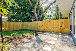 3663 Egerton Cir, Sarasota, FL 34233 - Photo 9