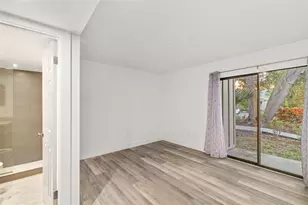 2224 Bahia Vista St, Sarasota, FL 34239 - Photo 9