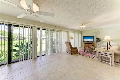 7160 Fairway Bend Cir, Sarasota, FL 34243 - Photo 31