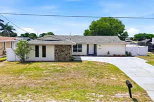 814 Ellicott Cir NW, Port Charlotte, FL 33952 - Photo 3