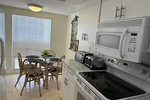 5246 Wedgewood Ln, Sarasota, FL 34235 - Photo 9