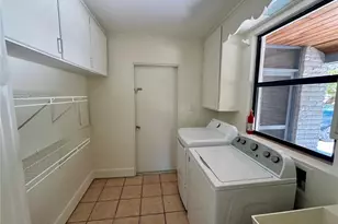 2107 Chippawa Pl, Sarasota, FL 34234 - Photo 11