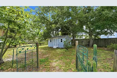 2704 52nd Avenue Terrace W, Bradenton, FL 34207 - Photo 23