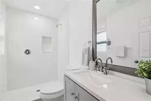 3530 Goodrich Ave, Sarasota, FL 34234 - Photo 17