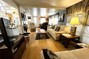 1807 Iowa Ave, Bradenton, FL 34207 - Photo 3