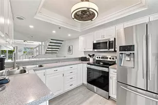 1206 Siesta Bayside Dr, Sarasota, FL 34242 - Photo 5