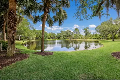 11709 Strandhill Court, Lakewood Ranch, FL 34202 - Photo 3