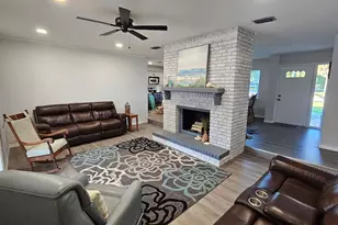 2101 Arrowhead Ave, Deltona, FL 32725 - Photo 9