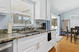 2718 Feiffer Cir, Sarasota, FL 34235 - Photo 17