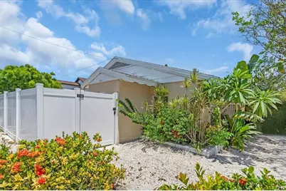 1761 Siesta Drive, Sarasota, FL 34239 - Photo 23