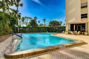 435 S Gulfstream Ave, Sarasota, FL 34236 - Photo 43