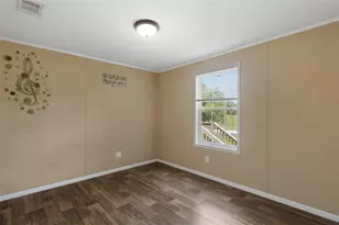 38616 Coleen Ave, Zephyrhills, FL 33540 - Photo 45