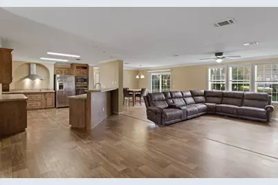 38616 Coleen Avenue, Zephyrhills, FL 33540 - Photo 13