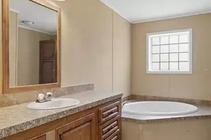 38616 Coleen Ave, Zephyrhills, FL 33540 - Photo 37