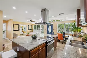 3925 Prado Dr, Sarasota, FL 34235 - Photo 11