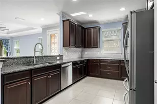 10413 Highland Park Pl, Palmetto, FL 34221 - Photo 5