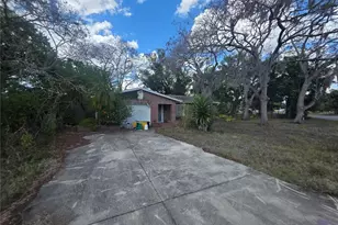 1016 Greer Dr, Sarasota, FL 34237 - Photo 5